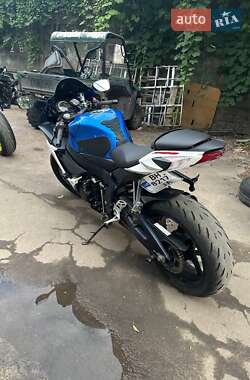 Спортбайк Suzuki GSX-R 750 2011 в 