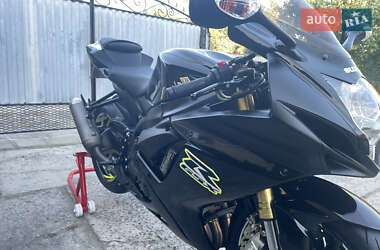 Спортбайк Suzuki GSX-R 750 2019 в 