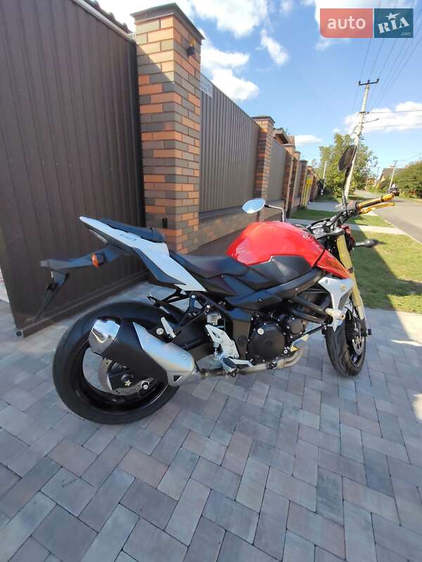 Мотоцикл Без обтекателей (Naked bike) Suzuki GSX-R 750 2017 в Белогородке фото 4 Мотоцикл Без обтекателей (Naked bike) Suzuki GSX-R 750 2017 в Белогородке
