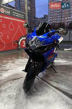 Спортбайк Suzuki GSX-R 750 2007 в 