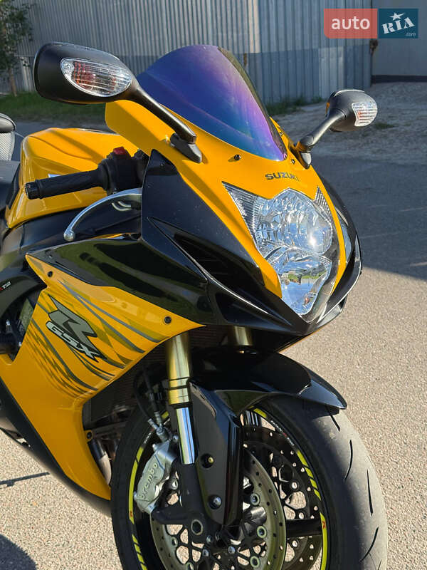Спортбайк Suzuki GSX-R 750 2012 в Корсуне-Шевченковском
