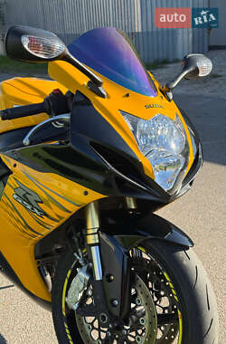 Спортбайк Suzuki GSX-R 750 2012 в 