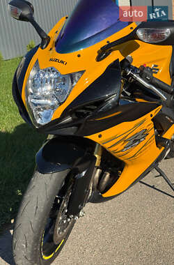 Спортбайк Suzuki GSX-R 750 2012 в 