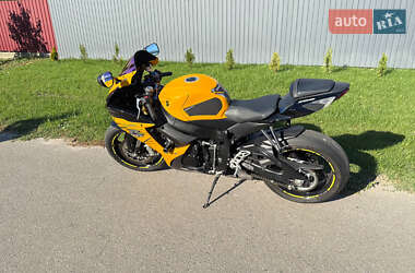 Спортбайк Suzuki GSX-R 750 2012 в 