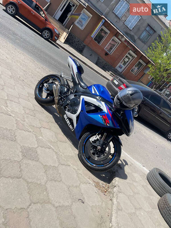 Спортбайк Suzuki GSX-R 750 2006 в Києві фото 2 Спортбайк Suzuki GSX-R 750 2006 в Києві
