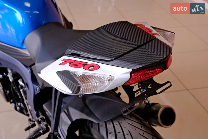Спортбайк Suzuki GSX-R 750 2011 в Одессе фото 7 Спортбайк Suzuki GSX-R 750 2011 в Одессе