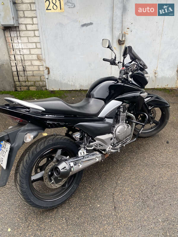 Мотоцикл Без обтікачів (Naked bike) Suzuki GW 250 2014 в Києві