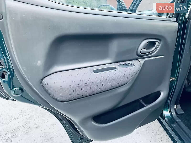 Хэтчбек Suzuki Ignis 2004 в Драбове