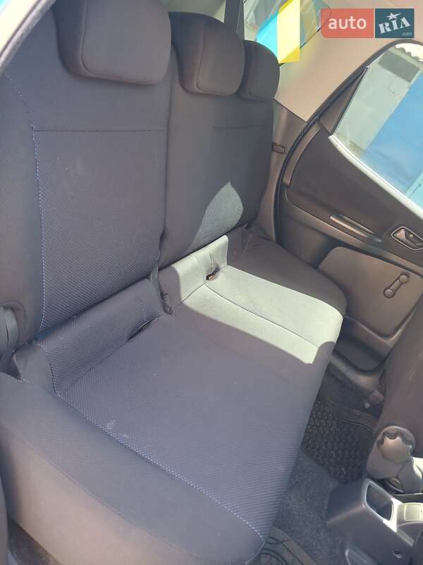 Универсал Suzuki Ignis 2005 в Южноукраинске фото 3 Универсал Suzuki Ignis 2005 в Южноукраинске