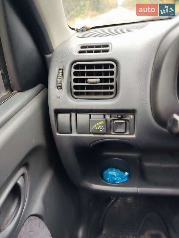 Хэтчбек Suzuki Ignis 2004 в Драбове