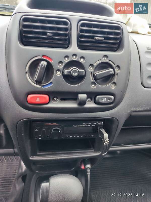 Хэтчбек Suzuki Ignis 2004 в Драбове