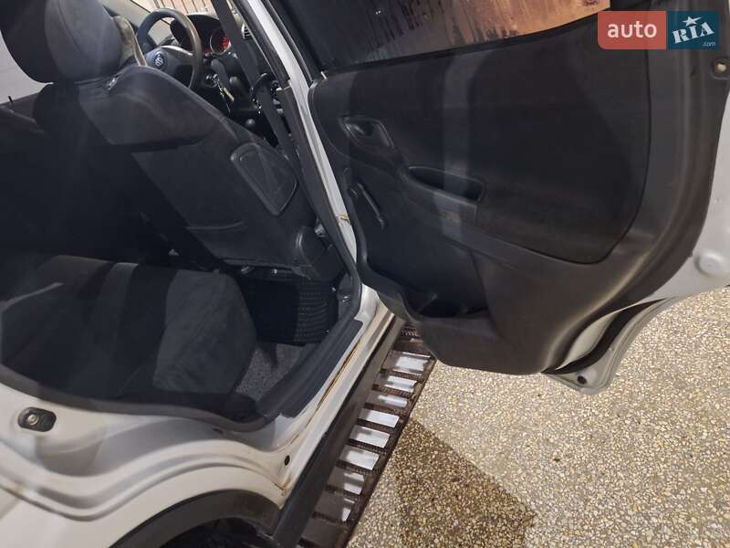 Универсал Suzuki Ignis 2007 в Черновцах фото 20 Универсал Suzuki Ignis 2007 в Черновцах