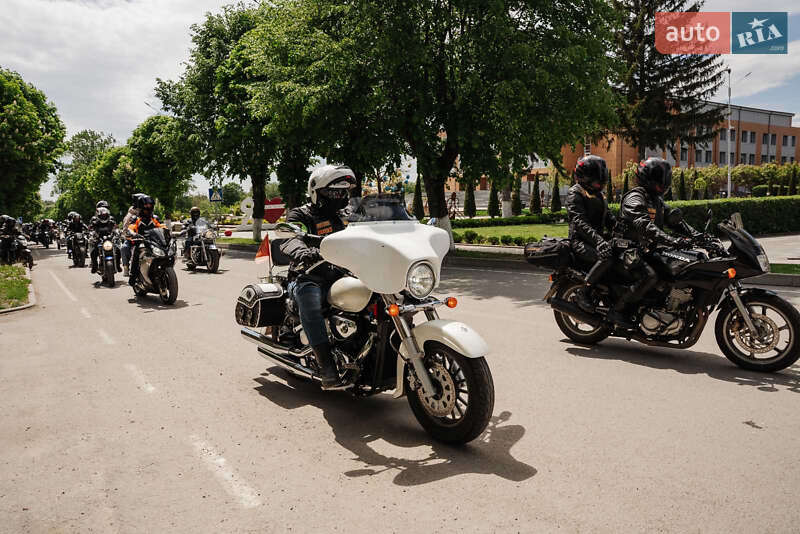 Мотоцикл Круизер Suzuki Intruder 400 Classic 2007 в Литине фото 4 Мотоцикл Круизер Suzuki Intruder 400 Classic 2007 в Литине