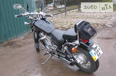 Мотоцикл Чоппер Suzuki Intruder 400 1998 в Сокале