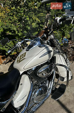 Мотоцикл Чоппер Suzuki Intruder 400 2006 в 
