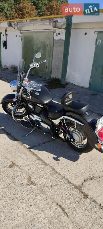 Мотоцикл Классик Suzuki Intruder 400 2005 в Нетешине