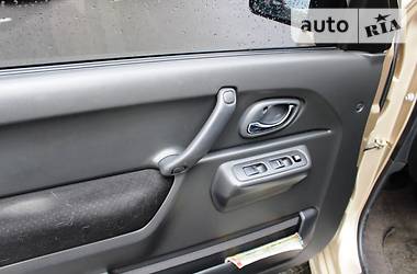 Внедорожник / Кроссовер Suzuki Jimny 2010 в 