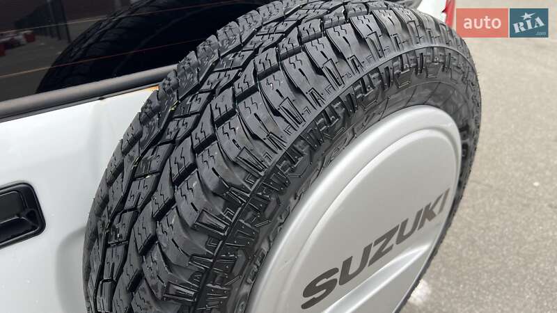 Внедорожник / Кроссовер Suzuki Jimny 2010 в Киеве