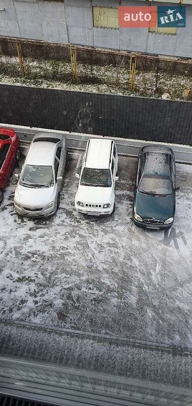 Внедорожник / Кроссовер Suzuki Jimny 2010 в Киеве