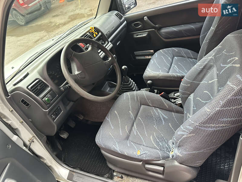 Внедорожник / Кроссовер Suzuki Jimny 2004 в Киеве