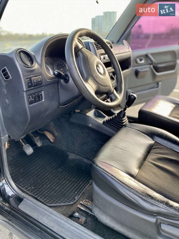 Внедорожник / Кроссовер Suzuki Jimny 2006 в Киеве фото 5 Внедорожник / Кроссовер Suzuki Jimny 2006 в Киеве