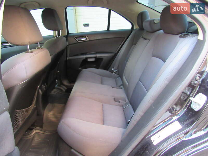 Седан Suzuki Kizashi 2010 в Харкові