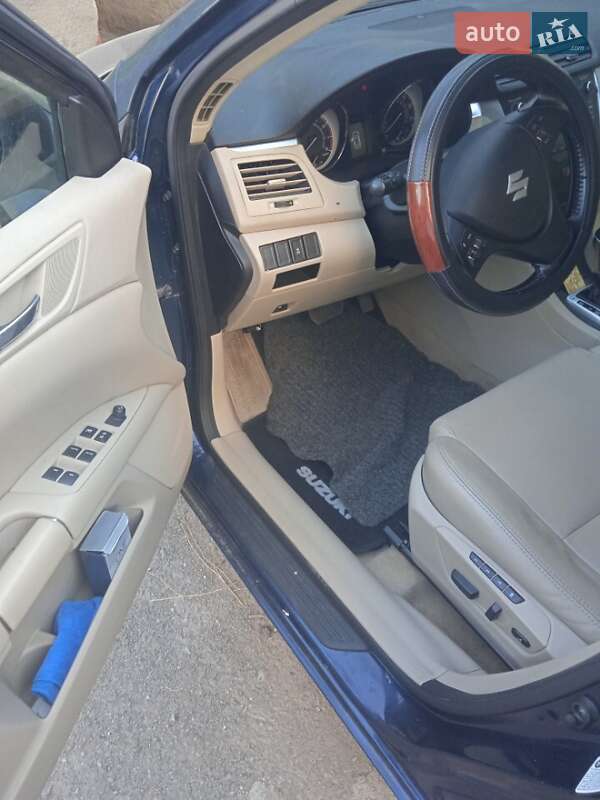 Седан Suzuki Kizashi 2010 в Тернополе