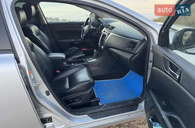 Седан Suzuki Kizashi 2011 в 