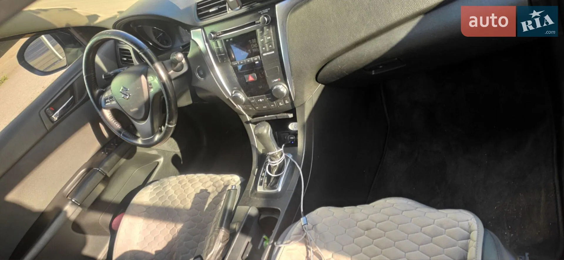 2011 Suzuki Kizashi - мініатюра 7