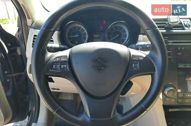Седан Suzuki Kizashi 2012 в 