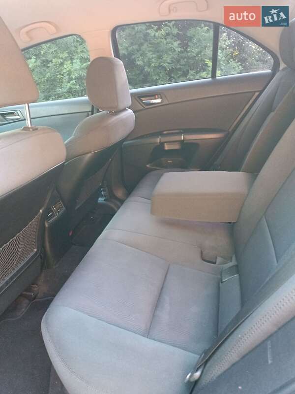 Седан Suzuki Kizashi 2012 в Конотопі
