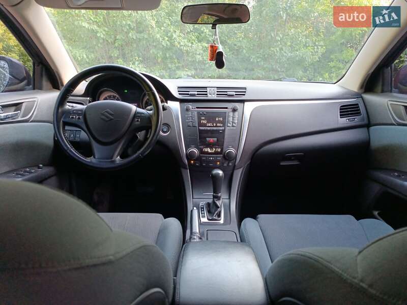 Седан Suzuki Kizashi 2012 в Конотопі