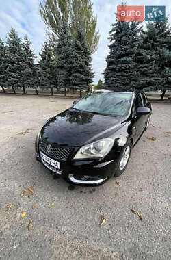 Седан Suzuki Kizashi 2010 в  фото 20 Седан Suzuki Kizashi 2010 в