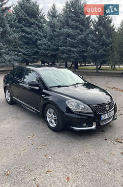 Седан Suzuki Kizashi 2010 в  фото 11 Седан Suzuki Kizashi 2010 в