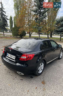 Седан Suzuki Kizashi 2010 в  фото 15 Седан Suzuki Kizashi 2010 в