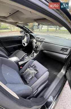 Седан Suzuki Kizashi 2010 в  фото 24 Седан Suzuki Kizashi 2010 в