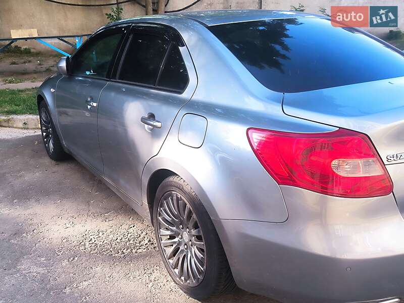 Седан Suzuki Kizashi 2011 в Киеве фото 5 Седан Suzuki Kizashi 2011 в Киеве