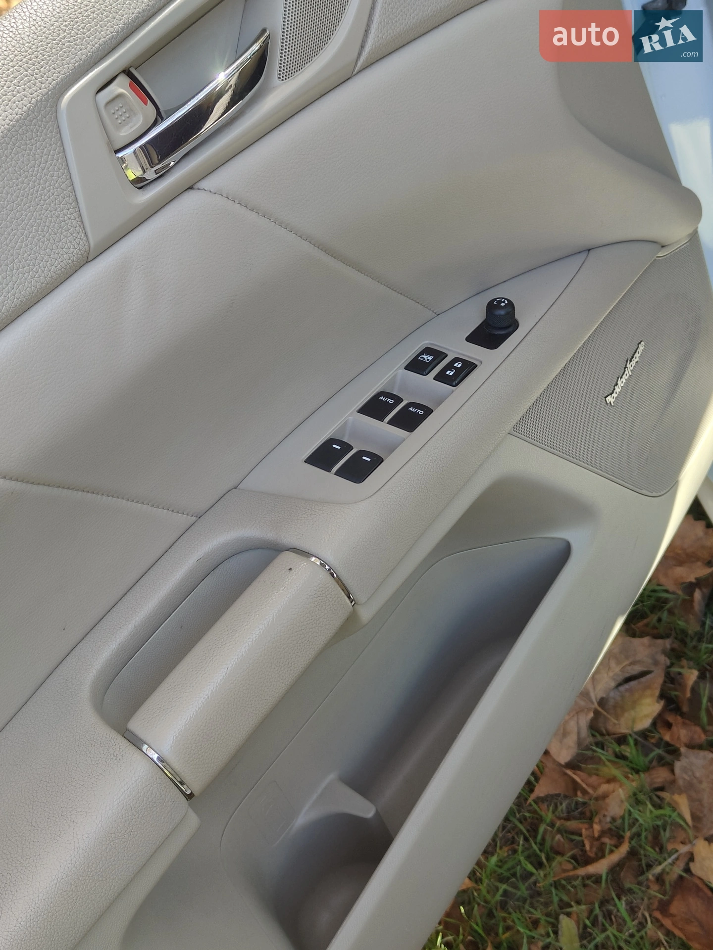 2010 Suzuki Kizashi - мініатюра 10