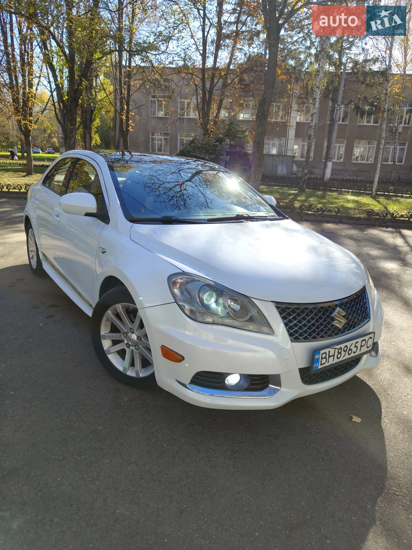 2010 Suzuki Kizashi - мініатюра 4