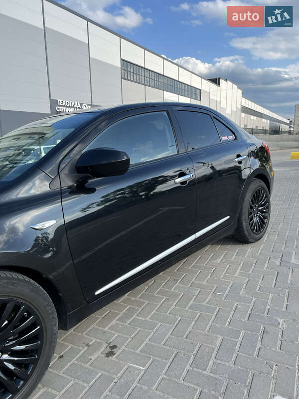 Седан Suzuki Kizashi 2012 в Ивано-Франковске