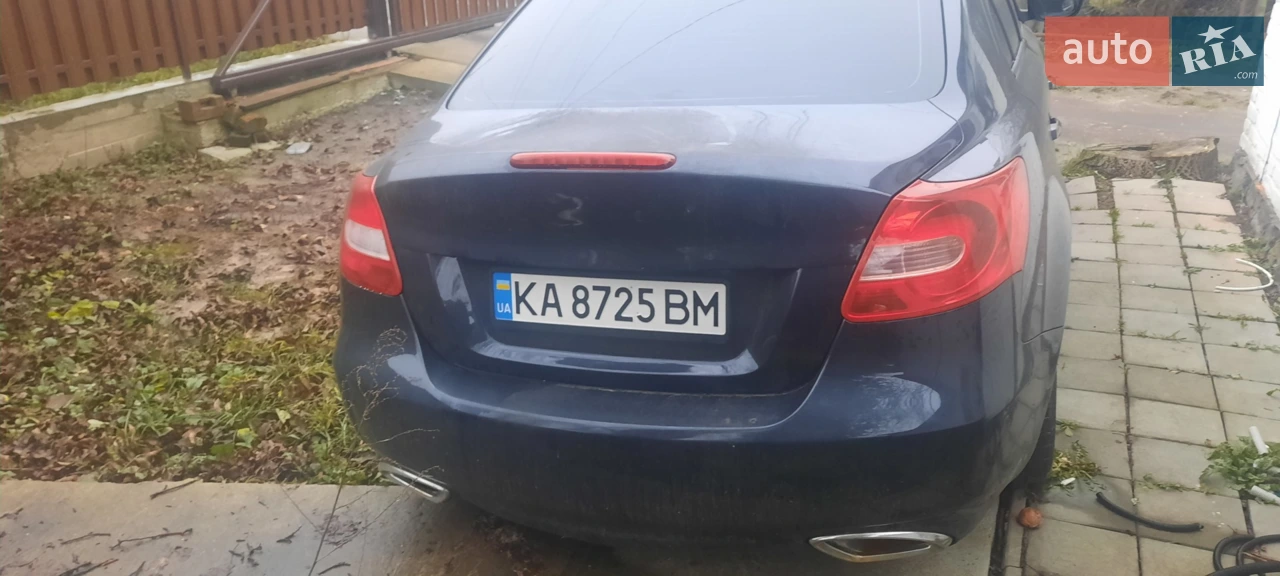 2011 Suzuki Kizashi - мініатюра 3