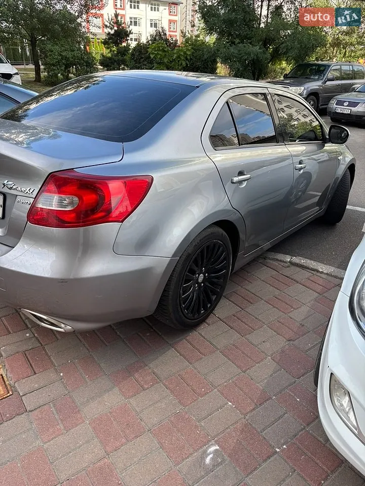 2011 Suzuki Kizashi - мініатюра 10