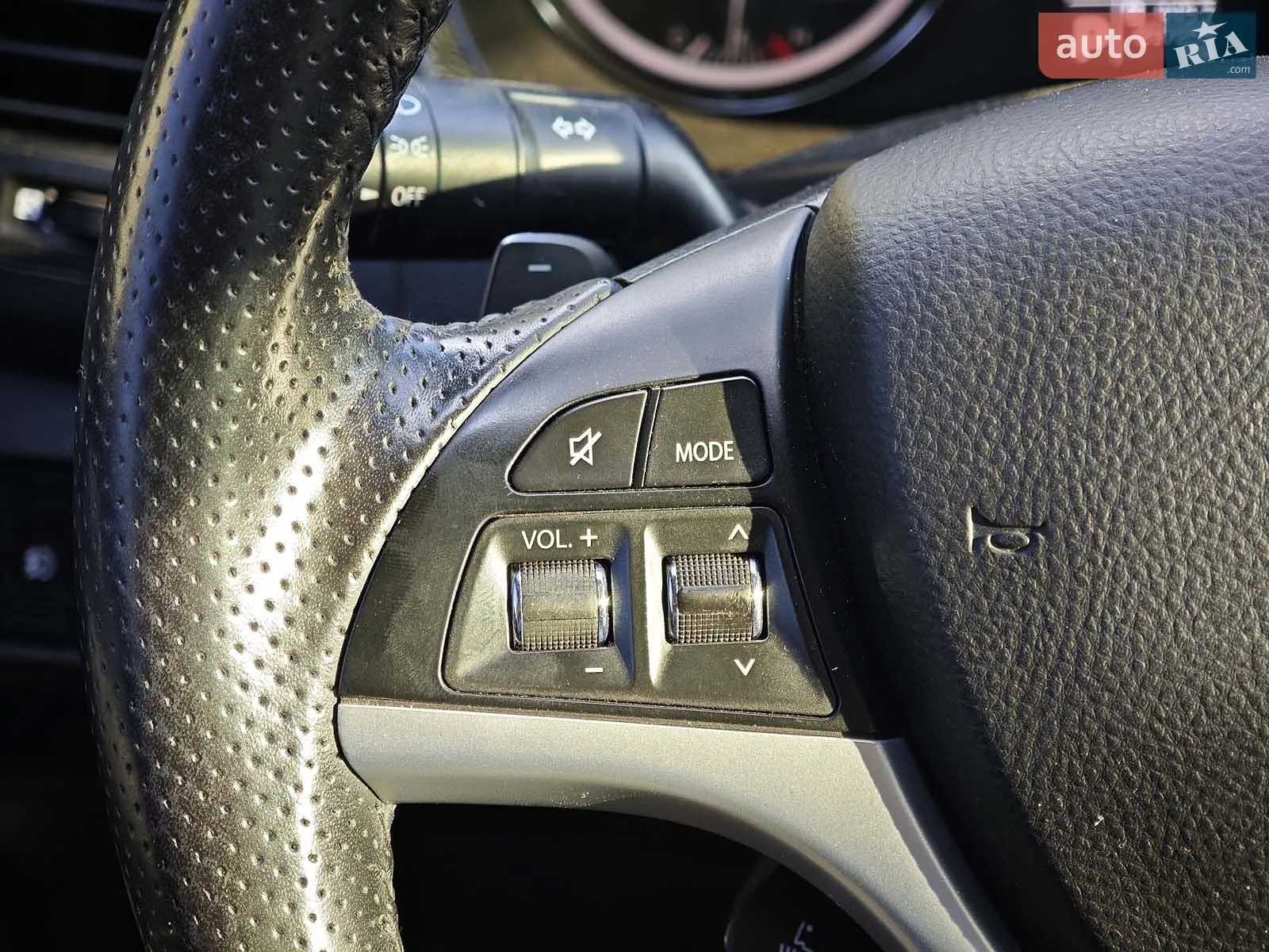 2011 Suzuki Kizashi - мініатюра 29