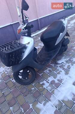 Скутер Suzuki Lets 2 2001 в Охтирці