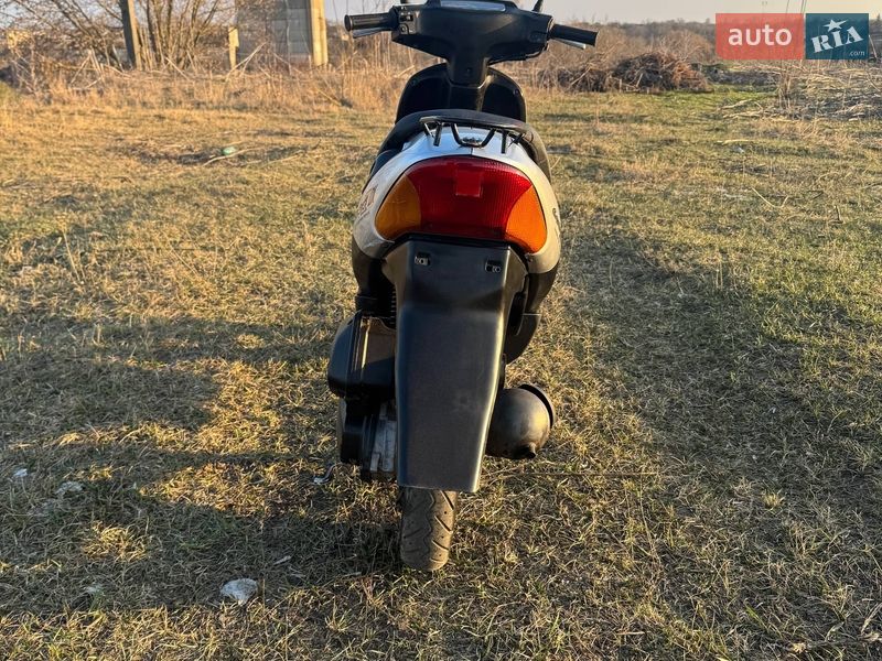 Скутер Suzuki Lets 2 2002 в Кагарлыке