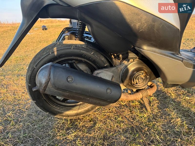 Скутер Suzuki Lets 2 2002 в Кагарлыке