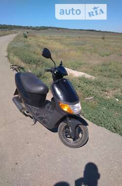 Скутер Suzuki Lets 2010 в Арцизе