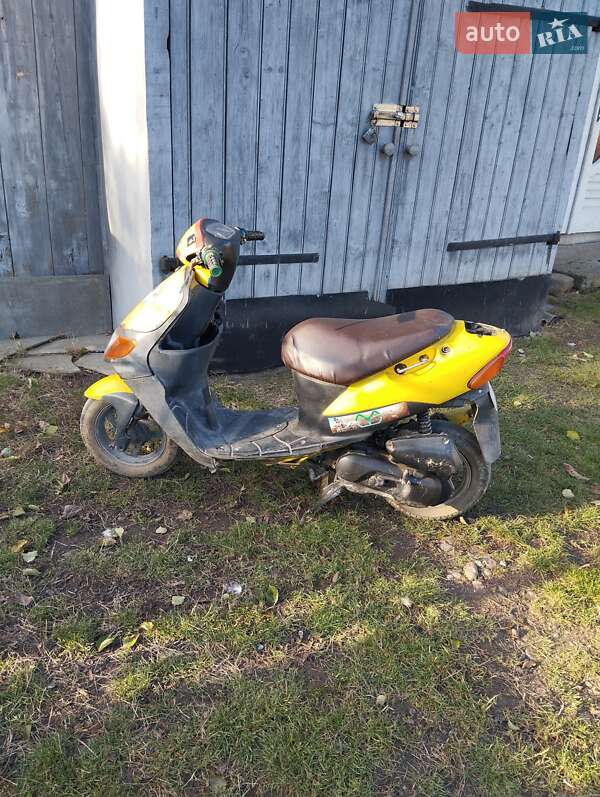 Скутер Suzuki Lets 2011 в Чернівцях