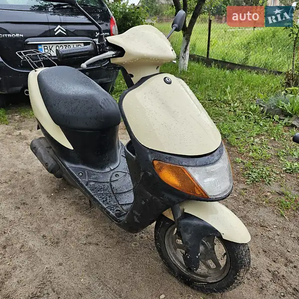 Suzuki Lets 2011