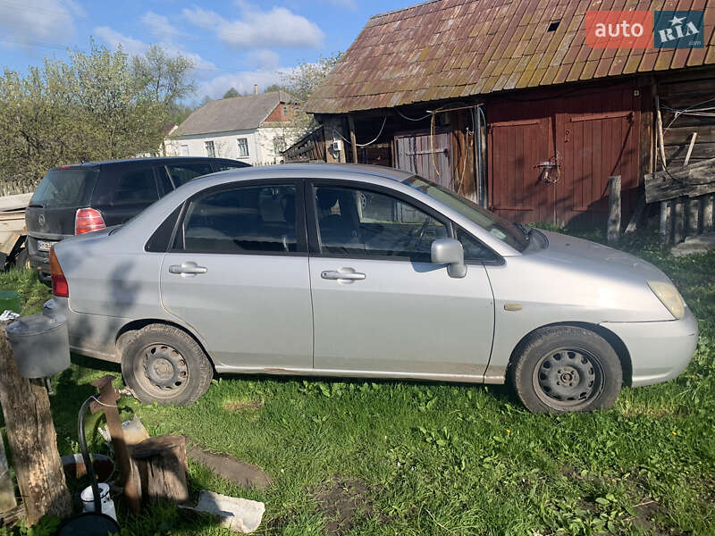 Седан Suzuki Liana 2003 в Шацке